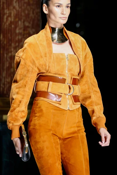 Look 1